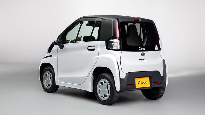 Toyota C+pod, mobil listrik mini dari Toyota yang hadir di Jepang.