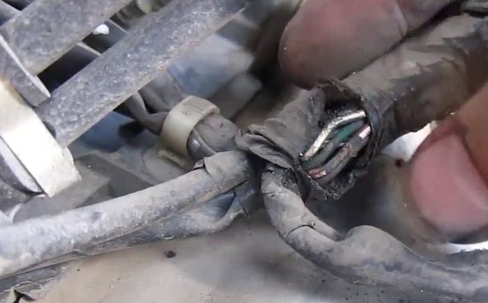 Ilustrasi kabel honda beat terkelupas