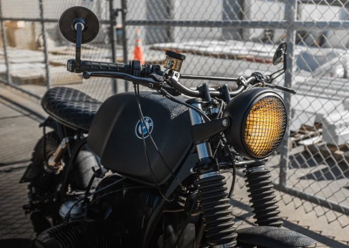 Kokpitnya dibuat garang tapi tetap klasik