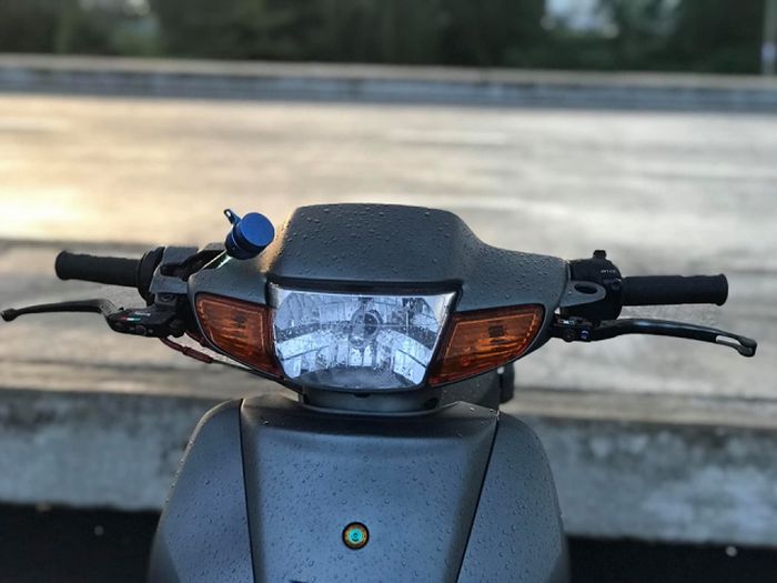 Master rem diganti Brembo RCS 19 dan dipasangi tuas kopling TMW