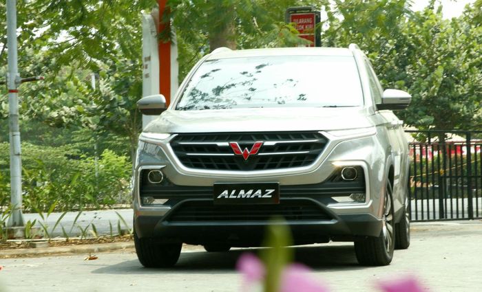 Ilustrasi, Wuling Almaz yang merupakan mobil pabrikan asal China