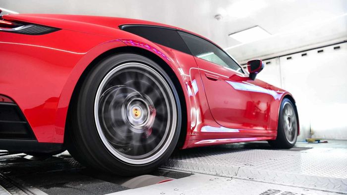 Mesin Porsche 911 Carrera kena suntik vitamin hingga 572 dk
