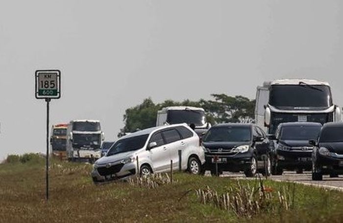 Ilustrasi putar balik di Tol