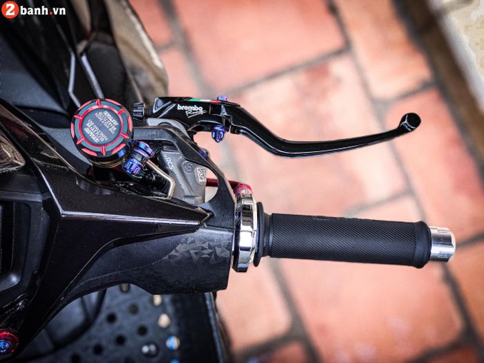 Master rem pakai Brembo RCS 15 dan menggunakan gas spontan Uma Racing