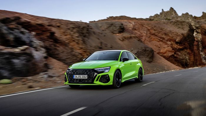 Audi RS3 Sedan terbaru.