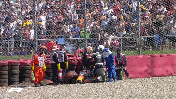 Max Verstappen crash di lap pertama F1 Inggris 2021