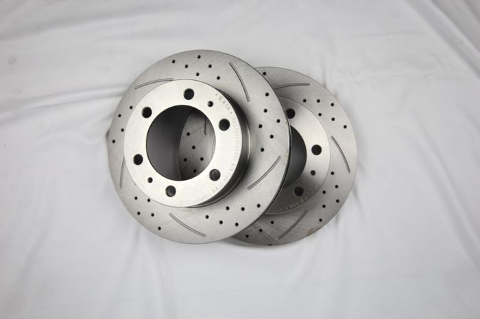 Bolt on disc brake lansiran lokal untuk Toyota Fortuner VNT