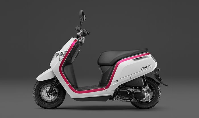 Honda Dunk memakai mesin 50 cc SOHC