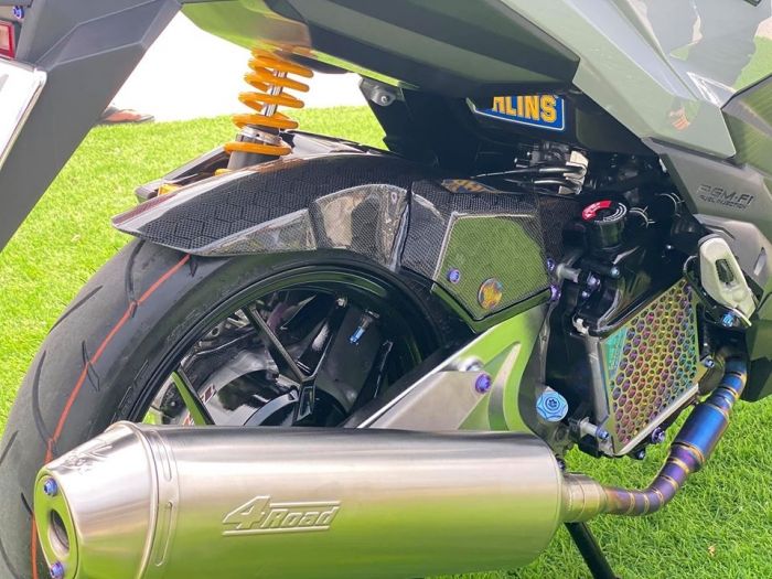 Exhaust system diganti dengan LeoVince 4Road