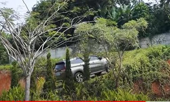 Toyota Rush TRD Sportivo menanjak di kemiringan 16 derajat