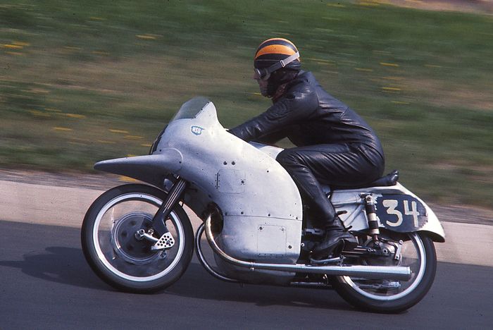 NSU Rennmax 250 dengan fairing lumba-lumba alias Dolphin Fairing