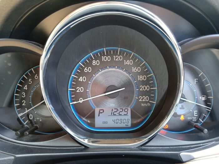 Odometer Toyota Vios 1.5 G AT 2015 diangka 40 ribuan km
