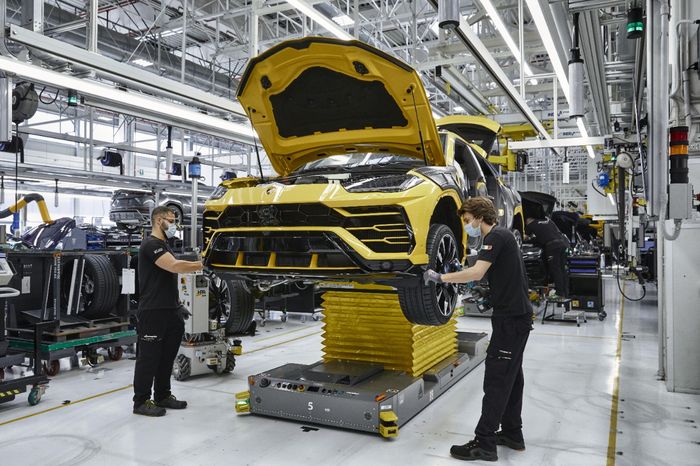 Ilustrasi line produksi Lamborghini Urus