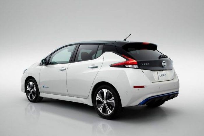 Bagian belakang dan samping Nissan LEAF