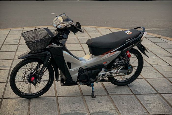 Modifikasi Honda Wave 125i alias Karisma yang impresif