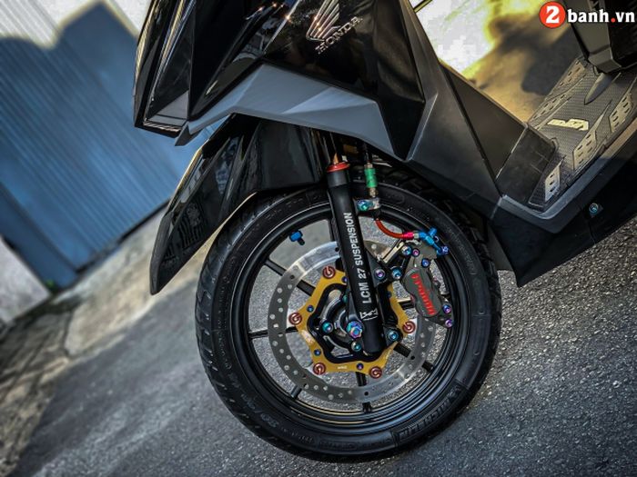 Kaki depannya dapat full upgrade