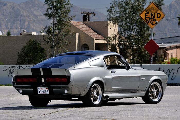 Ford Shelby Mustang GT500 Eleanor pada film Gone in 60 Seconds