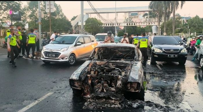 Kondisi Ford Mustang GT500 Eleanor B 60 NNE terbakar habis dari mesin sampai kabin