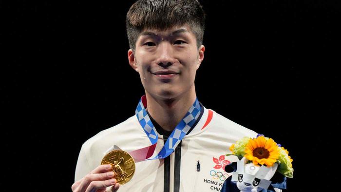 Atlet asal Hong Kong, Edgar Cheung Ka-long menangkan medali emas pada cabang olahraga anggar di Olimpiade Tokyo 2020