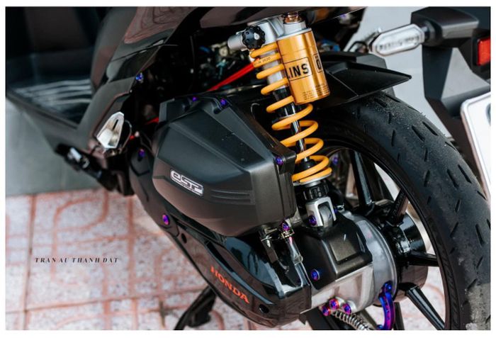 Shock belakang diganti dengan Ohlins