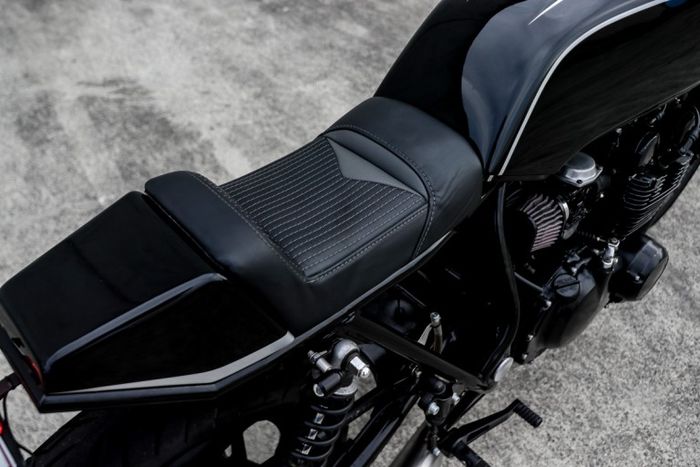 Di buatkan juga buntut dan jok baru yang elegan