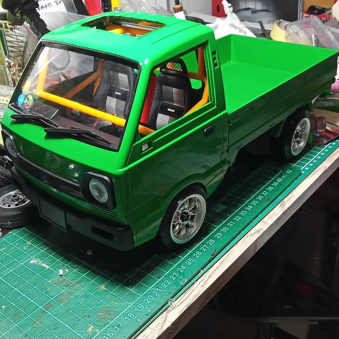 Suzuki Carry karya Ginda Sonagi saat proses pengerjaan