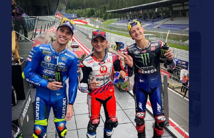 (ki-ka) Joan Mir (Suzuki Ecstar), Jorge Martin (Pramac) dan Fabio Quartararo (Monster Energy Yamaha) usai naik podium MotoGP Styria 2021, Minggu (8/8/2021).