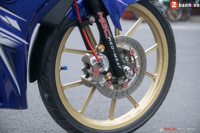 Pelek pakai Daytona dan pengereman dimaksimalkan