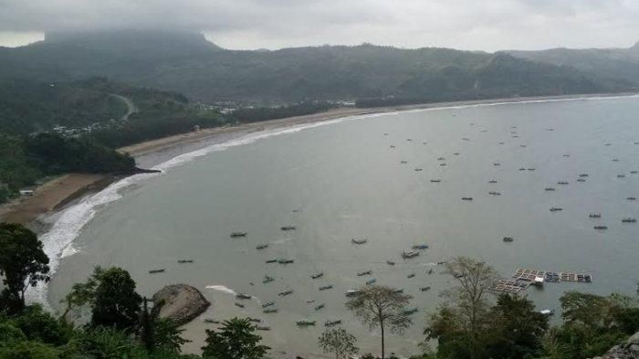 Pemandangan pantai tersaji di JLS Klathak-Prigi