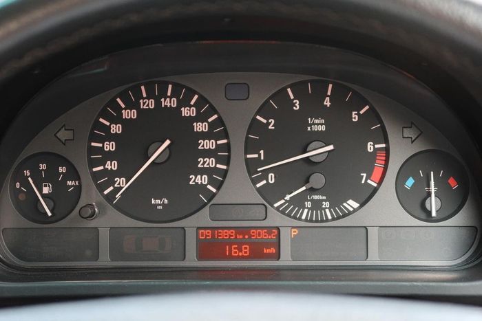Odometer BMW 528i E39 1997