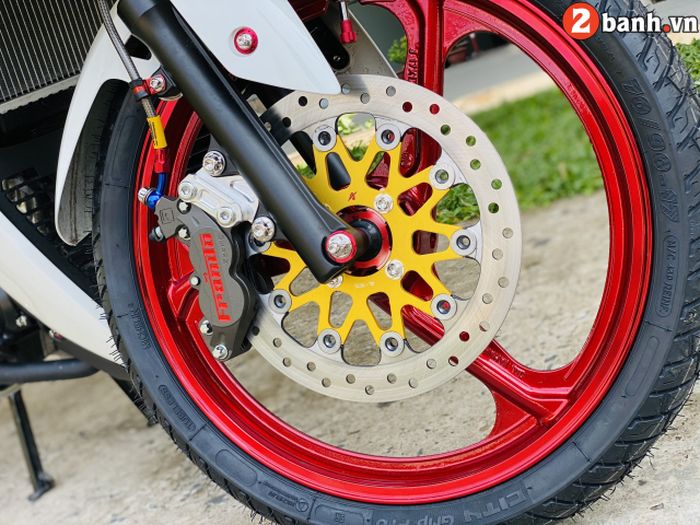 Kaki-kakinya mendapat pelek dan pengereman baru