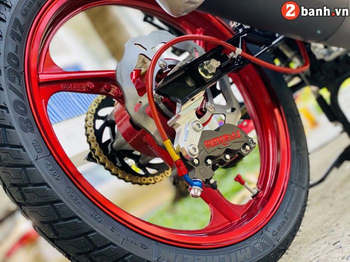 Rem belakang pakai kaliper Frando empat piston seperti yang depan