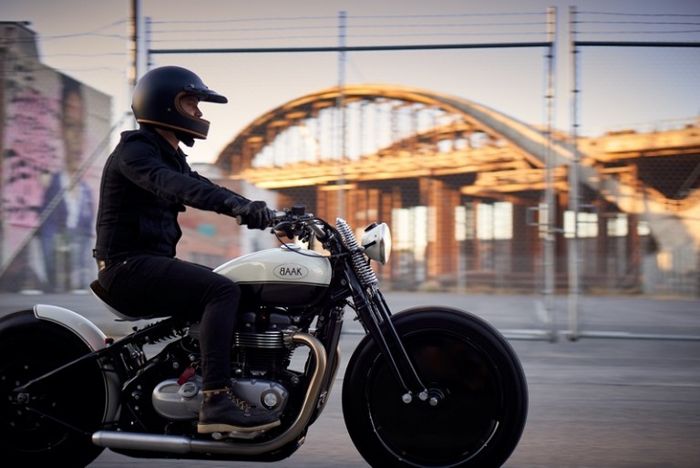 Triumph Bonneville Bobber yang mempesona