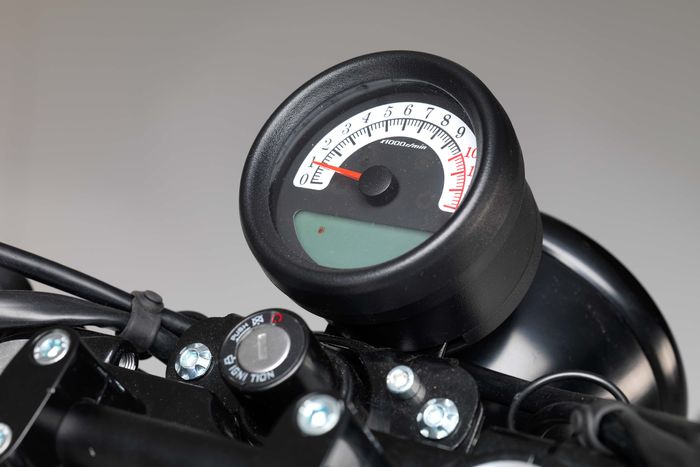 Panel instrumen Bluroc Hero 50