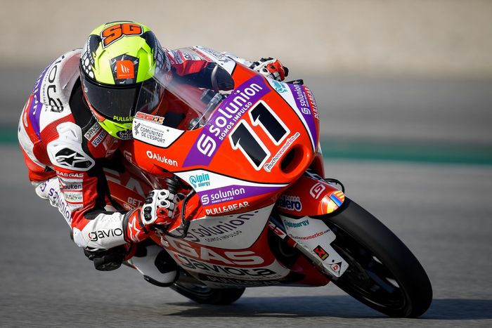 Sergio Garcia berhasil curi kemenangan pada tiga tikungan terakhir lap penutup Moto3 Austria 2021 