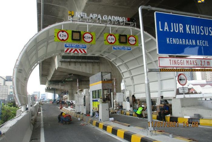 Pengerjaan jalan Tol Layang Dalam Kota Seksi Kelapa Gading - Pulo Gebang. Jalan merupakan bagian dari 6 Ruas Jalan Tol Dalam Kota Jakarta