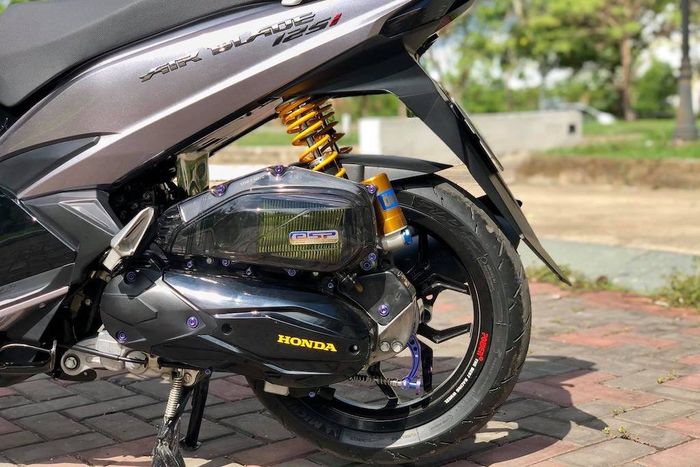 Shock belakang pakai Ohlins