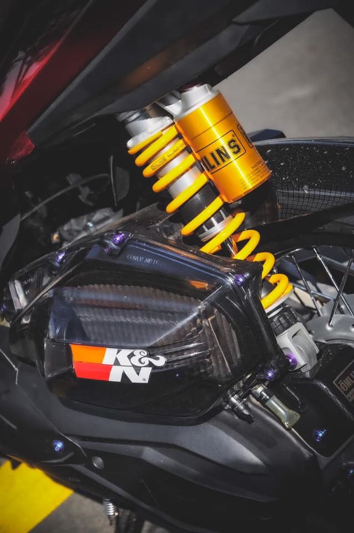 Shock belakang kini pakai Ohlins