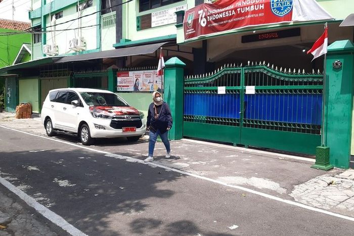 Mobil dinas Gribran, sengja ditinggal di depan sekolah, ini alasannya
