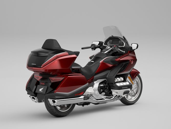 Kapasitas top box Honda Gold Wing 2021 naik 11 liter jadi totalnya 61 liter