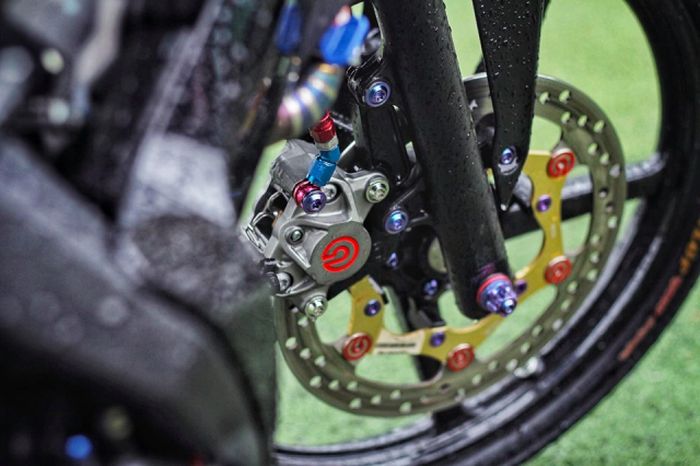 Pelek dan pengeremannya mendapat upgrade istimewa