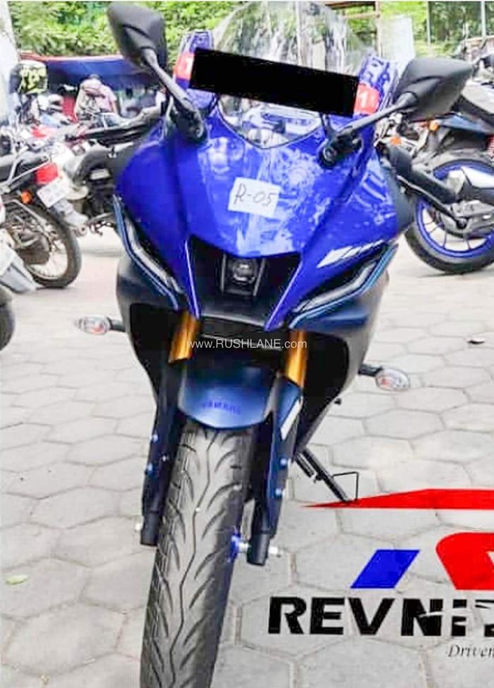 Bagian depan R15 V4, sangat identik dengan YZF-R7 kan