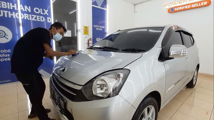 Proses nano ceramic coating di showroom mobkas Power Auto