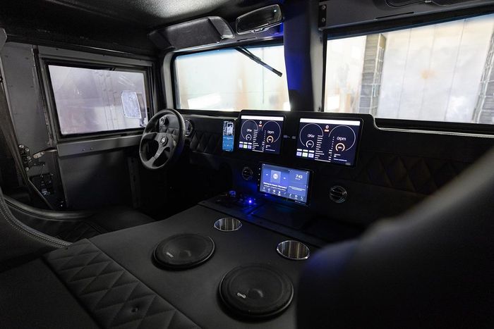 Kabin Hummer H1 EV