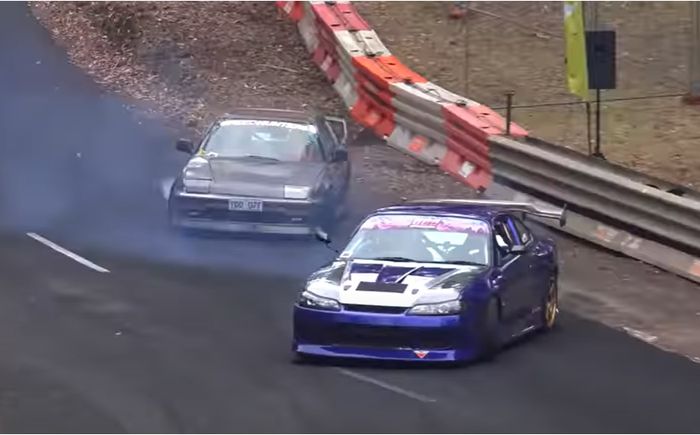 Honda Prelude beradu drift dengan Nissan Silvia S15