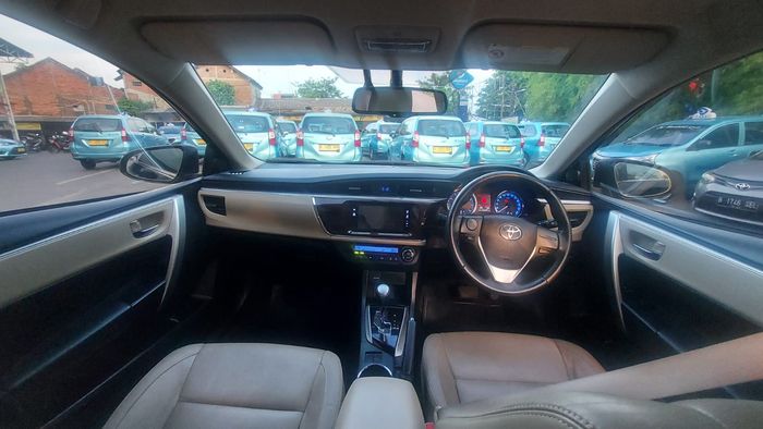 Kabin Toyota Corolla Altis 1.8 V 2015 Eks Golden Bird