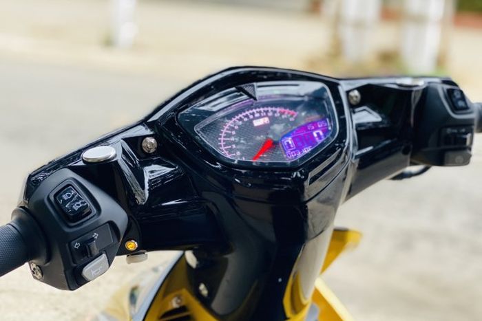 Panel instrumen diganti dengan produk Koso