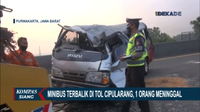 Isuzu Elf sesudah mengalami kecelakaan di Tol Cipularang, Jawa Barat