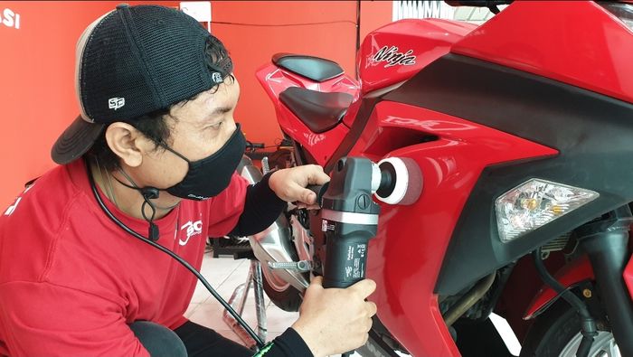 Ilustrasi poles motor