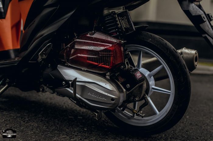 Shock belakang memakai produk YSS